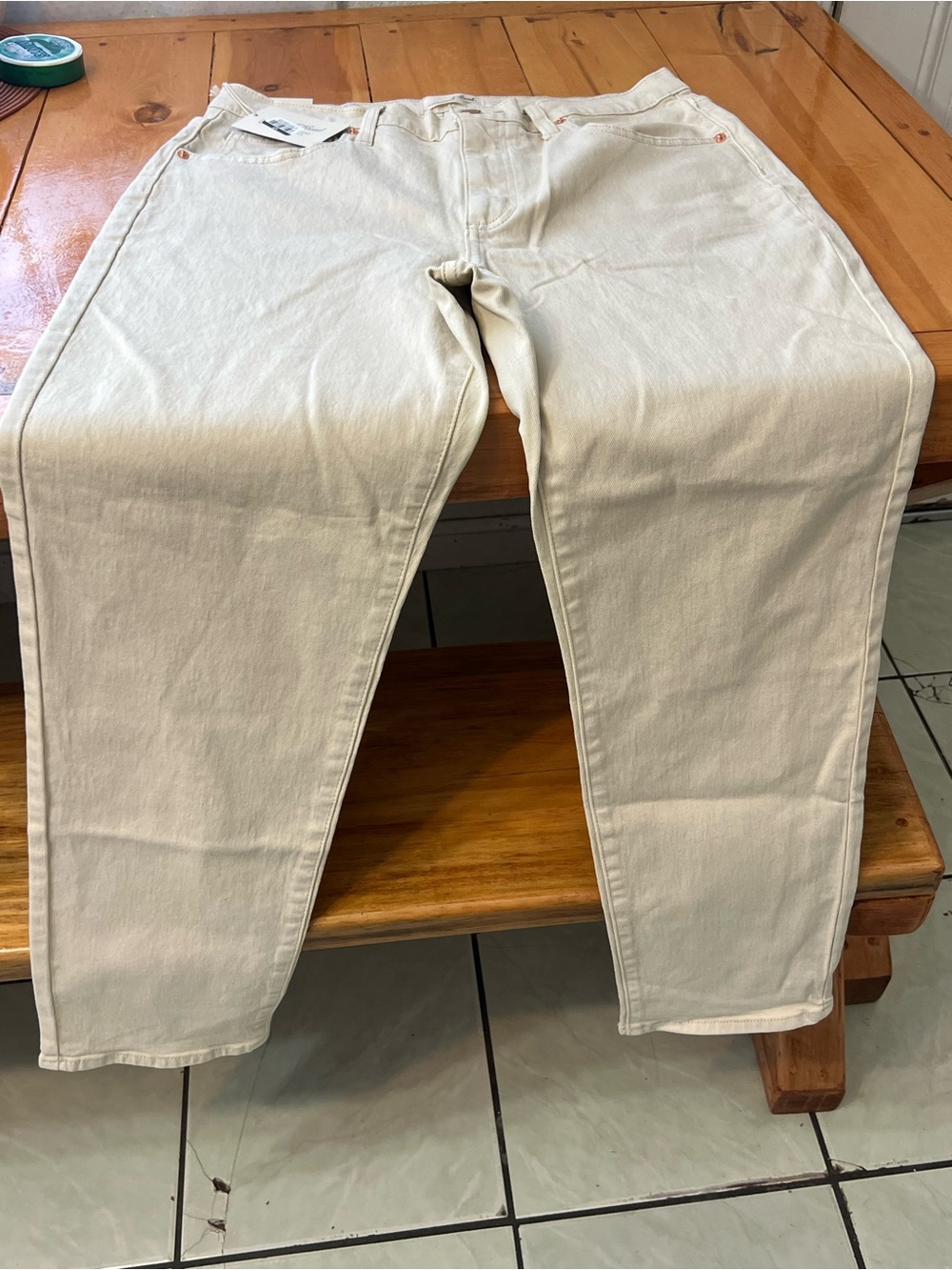 Women’s Cream Straight-Leg Jeans